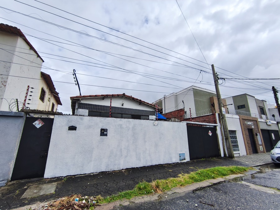Fachada de casa para alugar no bairro de Fátima — catálogo Fiducial